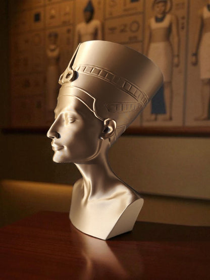 Bust of Nefertiti – Modern Sculpture Display