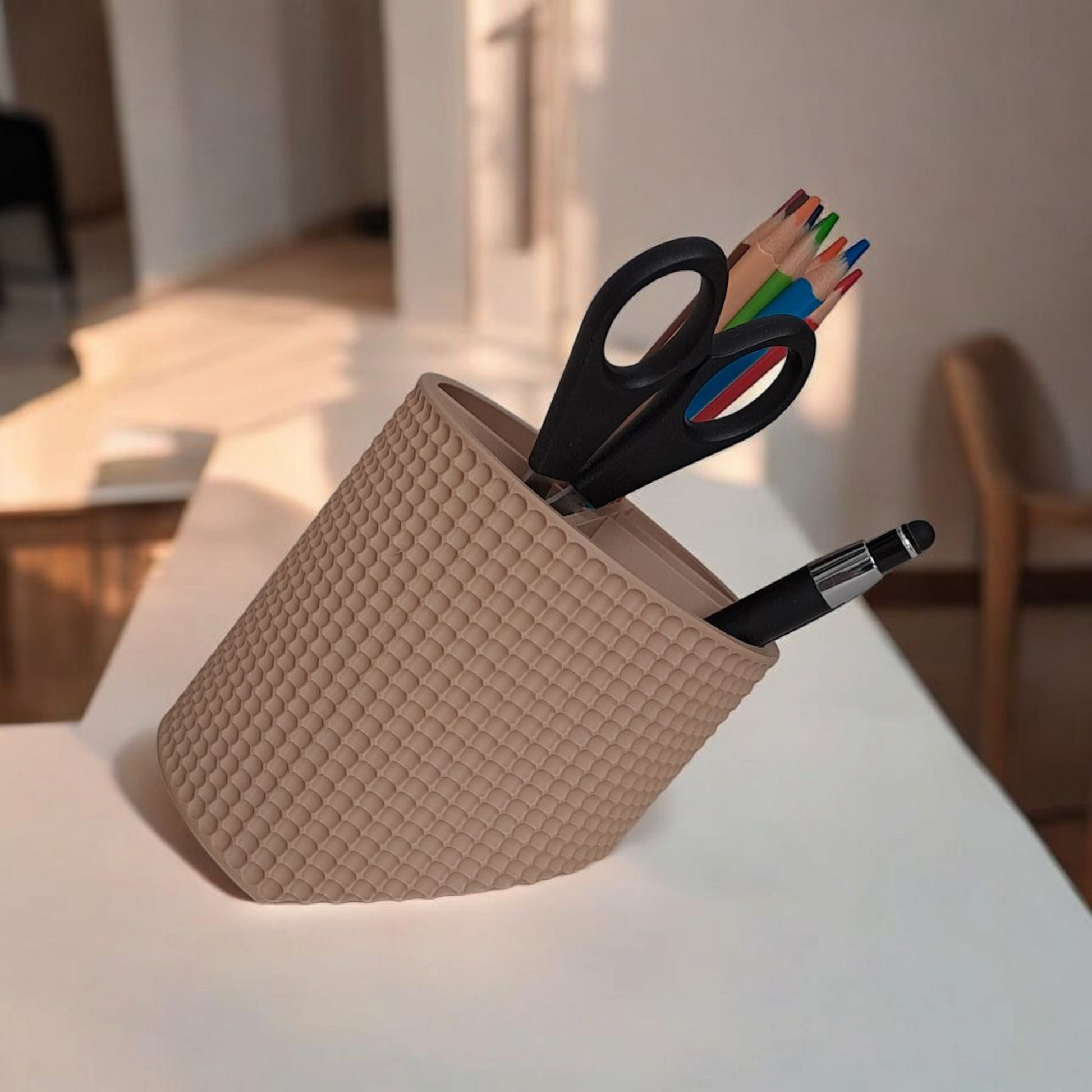 Gravity Dock Pen Holder image 3