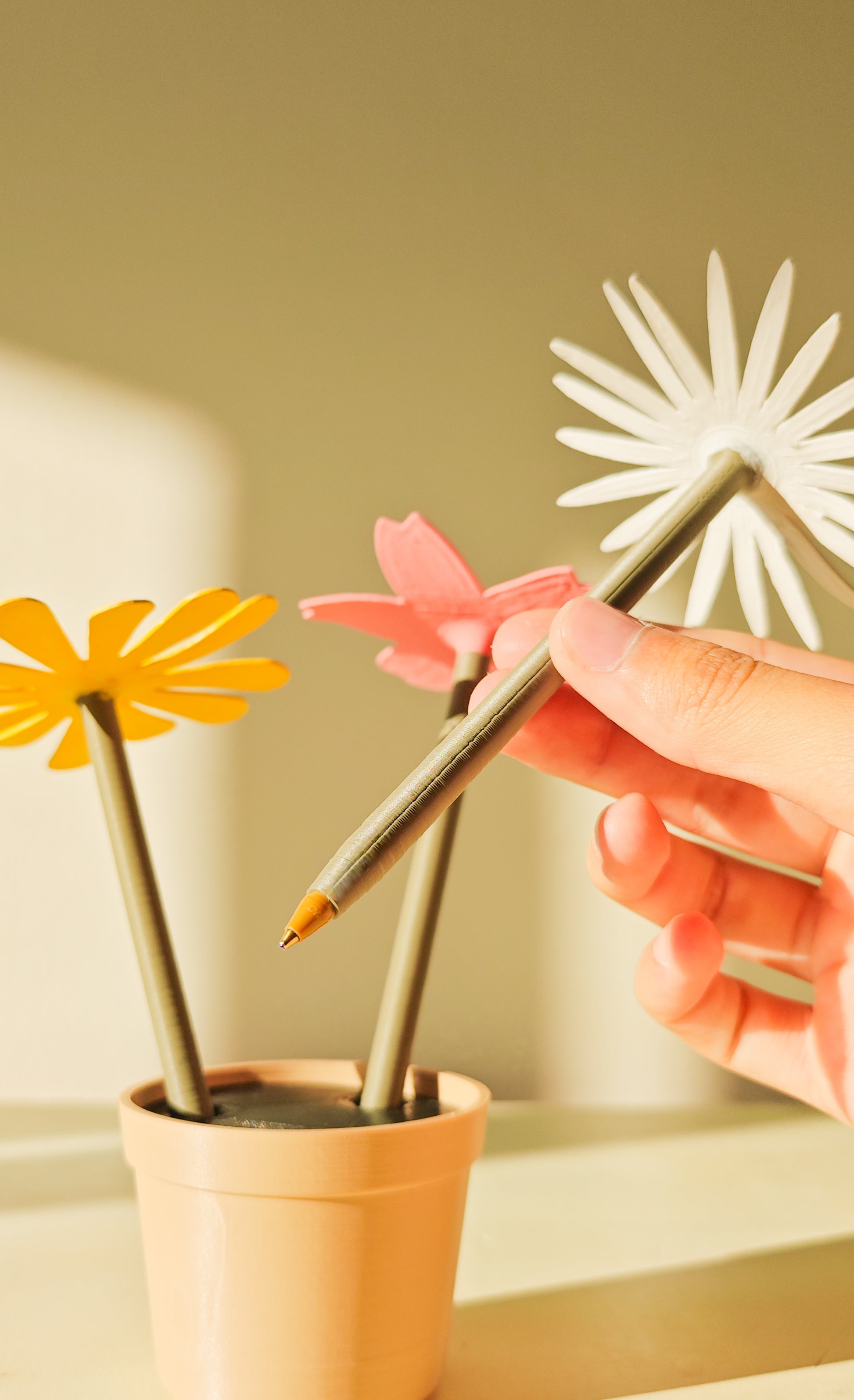 Bloomable Flower Pens & Pot image 2